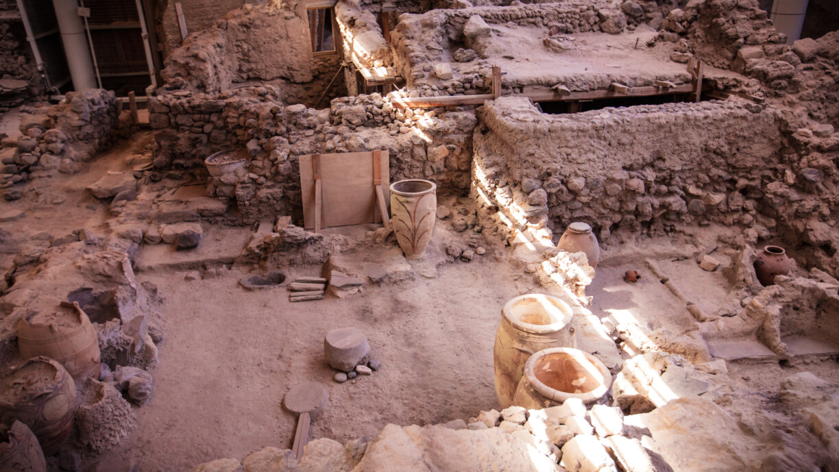 Antike Artefakte in Akrotiri, Santorin, Kykladen | griechenland.de
