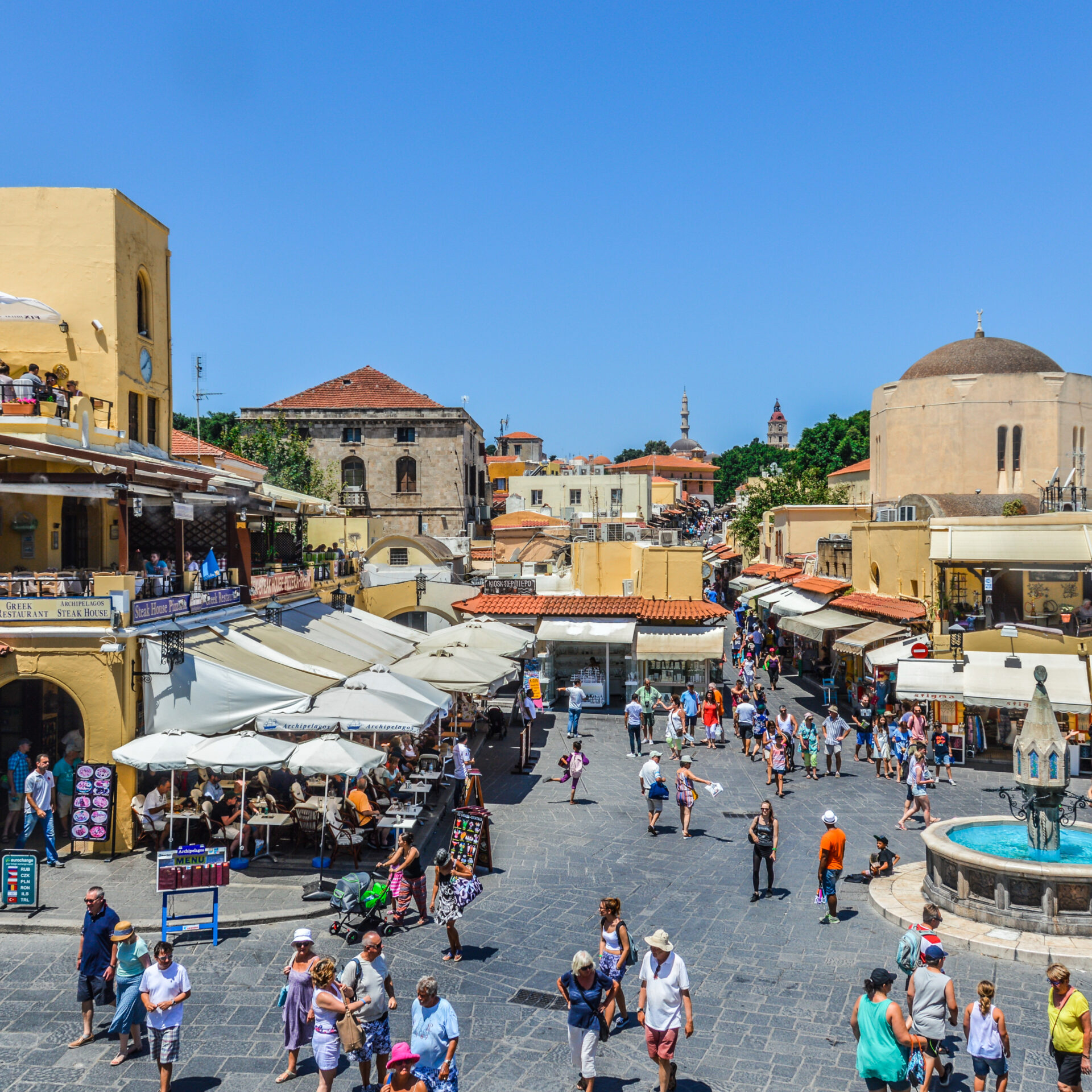 Hippokrates Platz, Rhodos Stadt | Griechenland.de