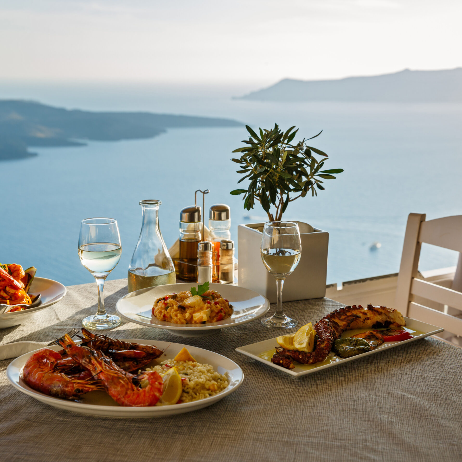 Romantisches Dinner auf Santorin | Griechenland.de