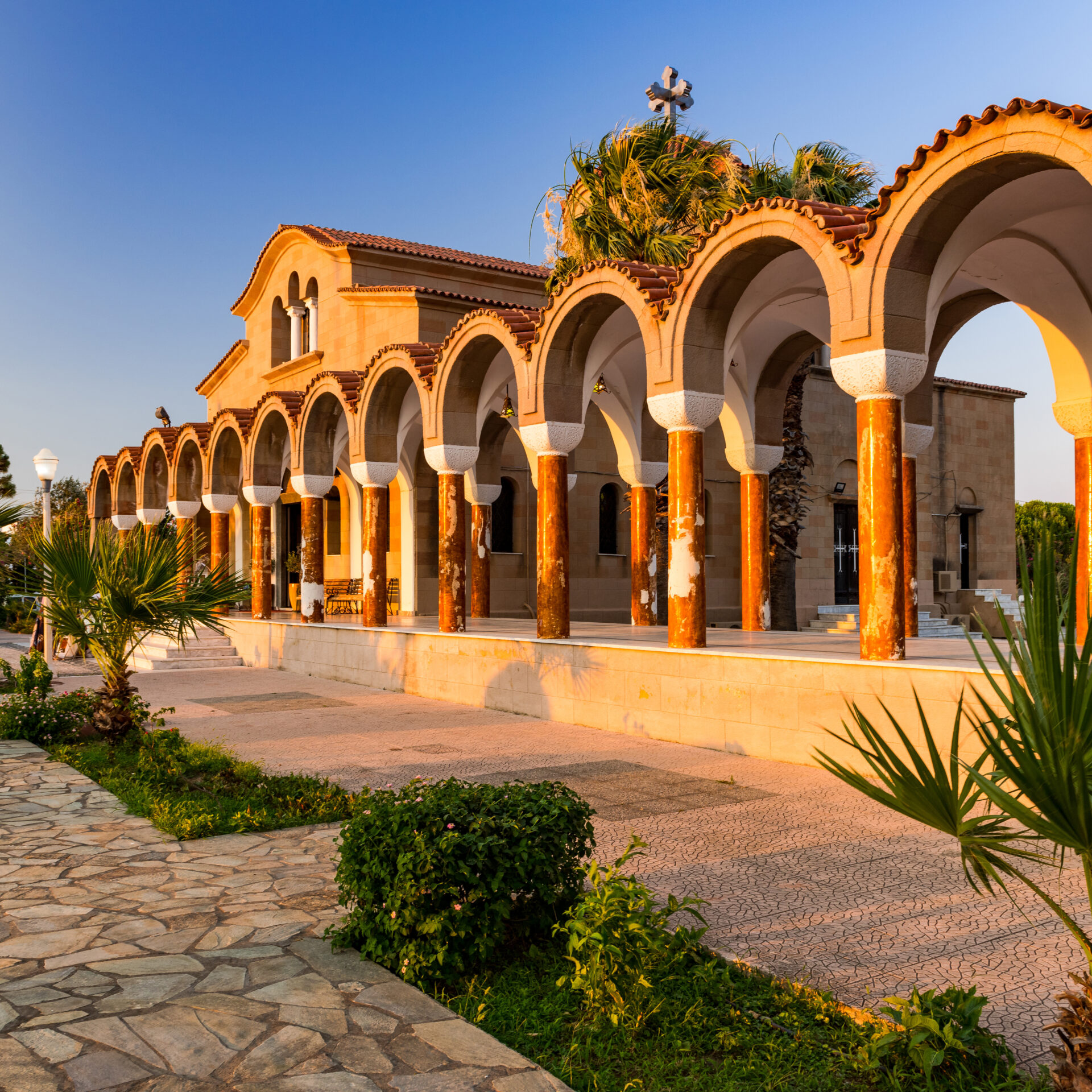 Sankt Nektarios Kirche, Faliraki, Rhodos | Griechenland.de