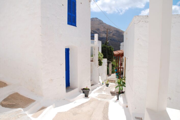 Gasse in Megalo Chorio, Tilos | Griechenland.de Gasse in Megalo Chorio, Tilos | Griechenland.de